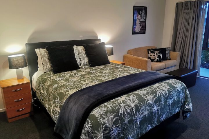 Room 17 of 48