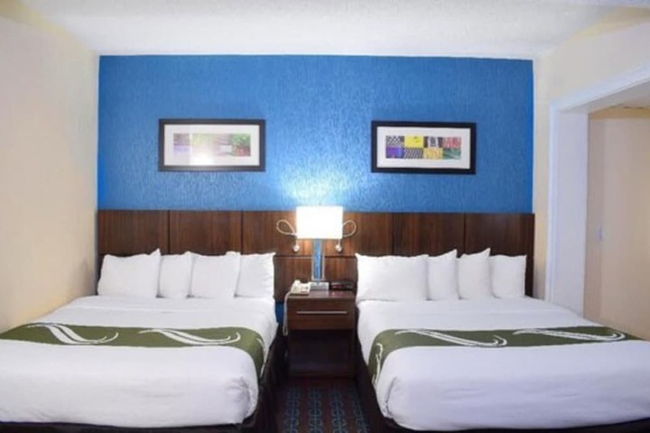 1 Queen Bed (21 of 22)