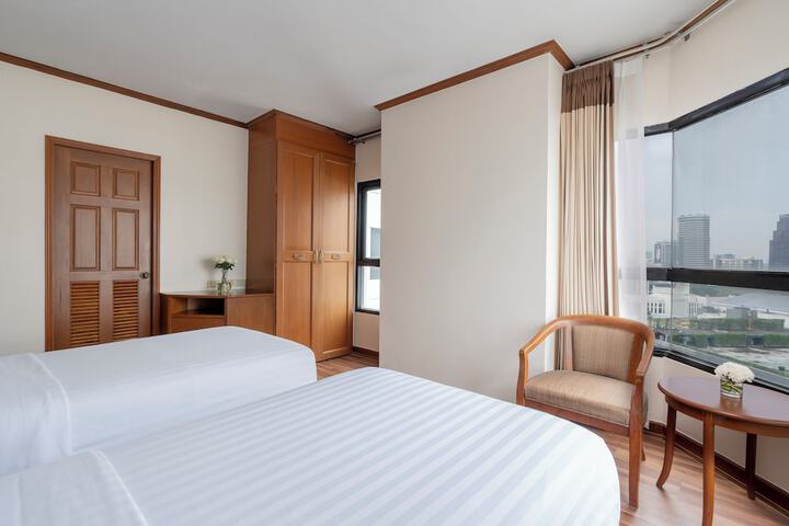 Room 2 of 58