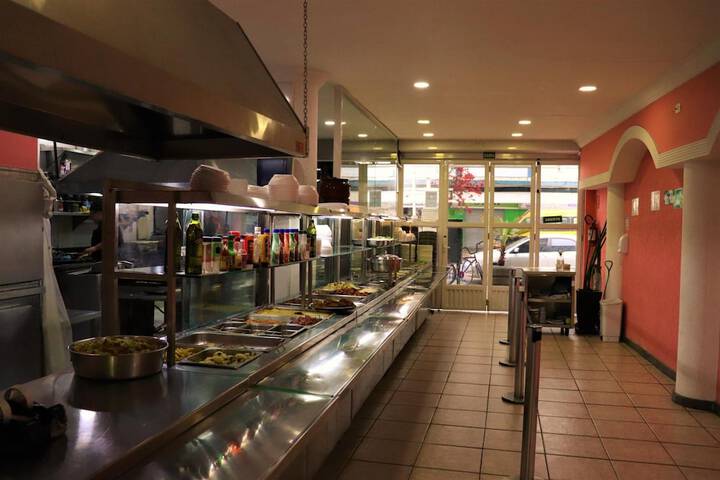 Dining 37 of 42