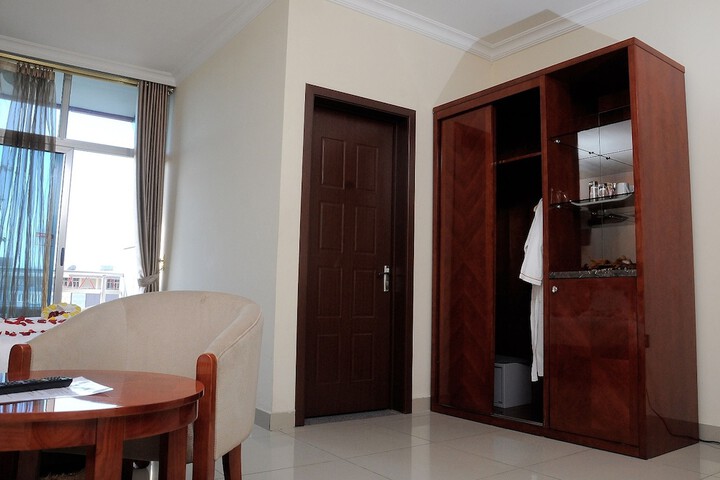 Room 5 of 27
