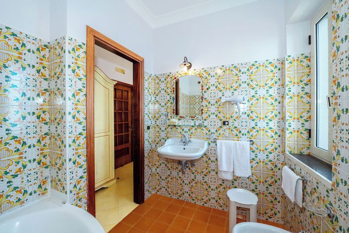 Room 47 of 71
