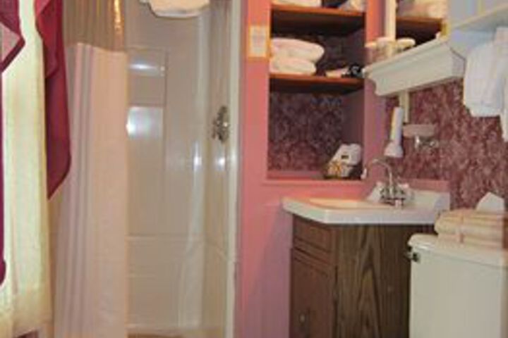 Room 4 of 27