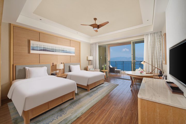 Room 27 of 114