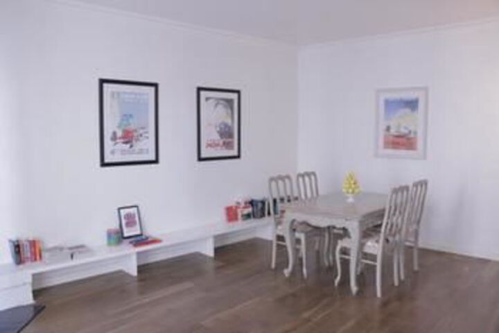 Room 10 of 16