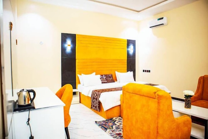 Room 5 of 48