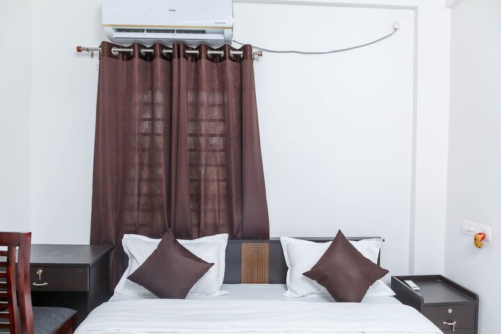 Room 14 of 37