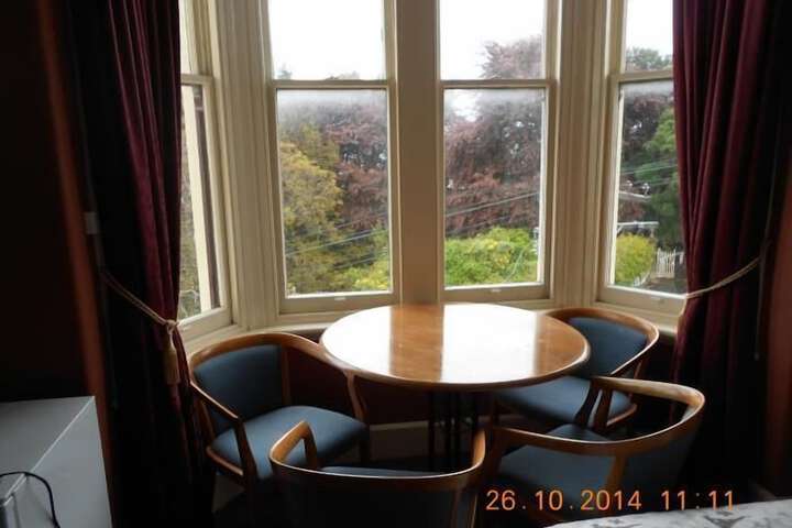 Room 9 of 15