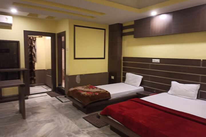 Room 18 of 34