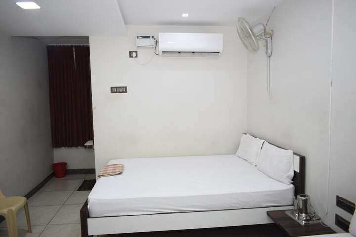 Room 37 of 49
