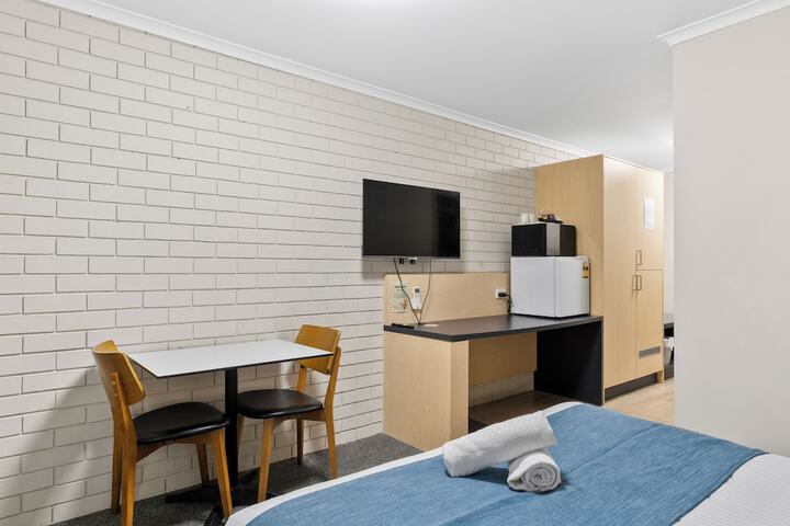 Room 6 of 34