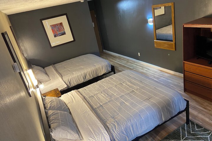 Room 5 of 12
