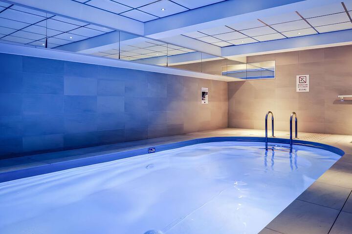 Pool Hotel