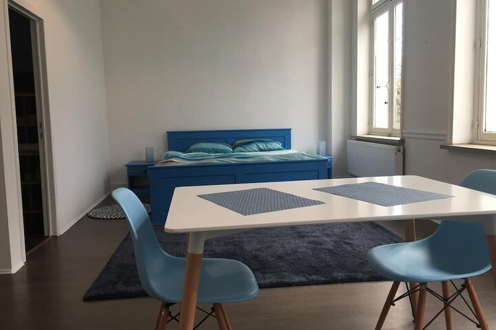 Room 4 of 25