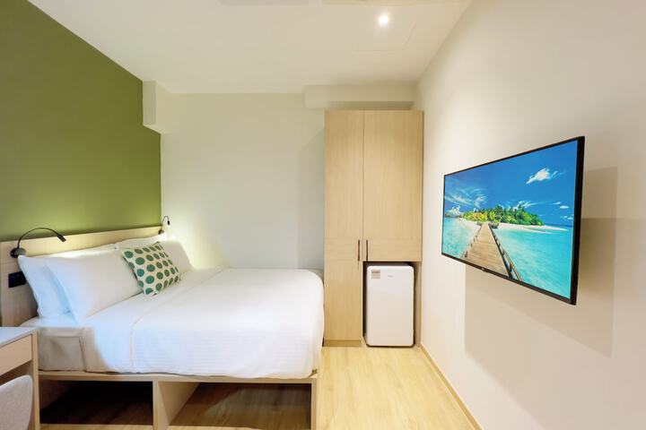 Room 27 of 51