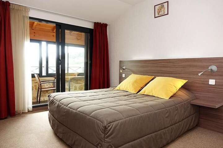 Room 3 of 8