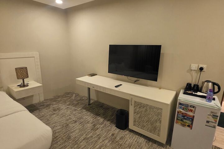 Room 13 of 24