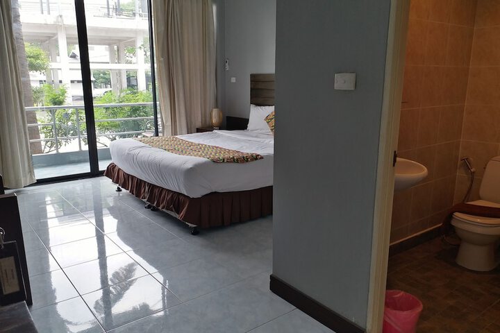 Room 13 of 67
