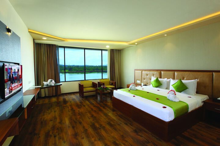 Room 8 of 23
