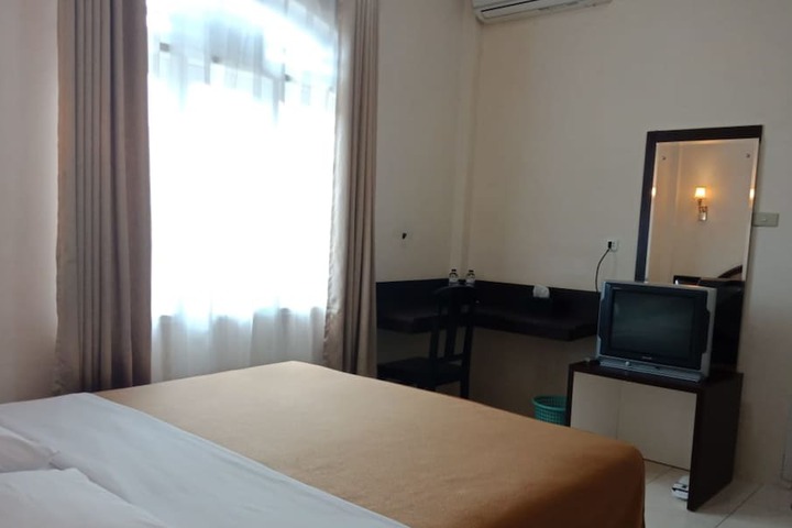 Room 5 of 42