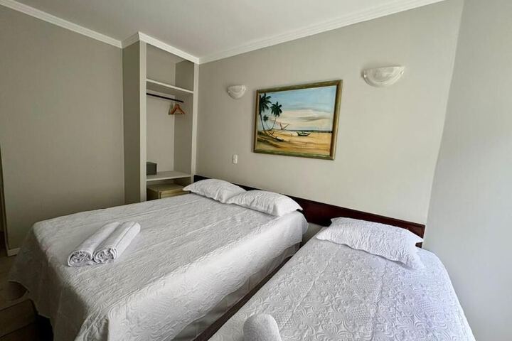 Room 8 of 13