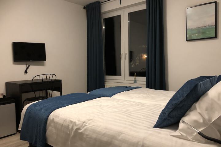 Room 15 of 42