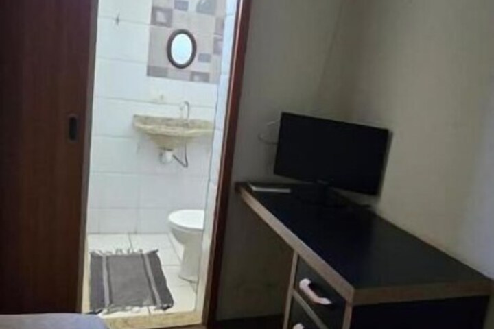 Room 10 of 37