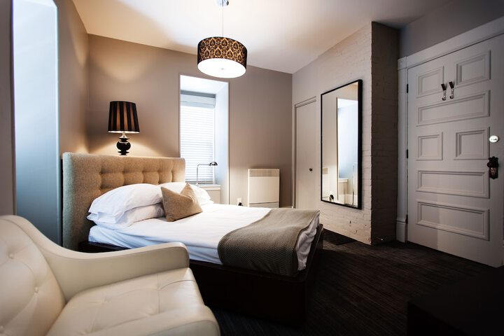 Room 3 of 43