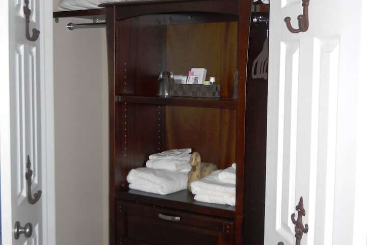 Room 6 of 71
