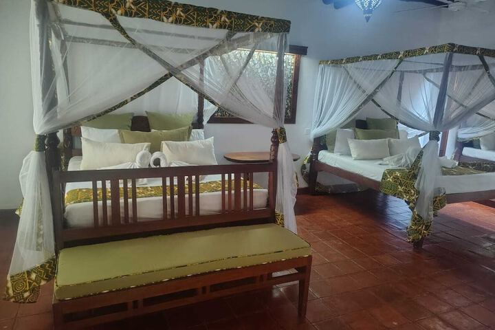 Room 8 of 34