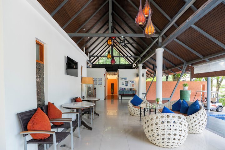 Entrance & Lobby