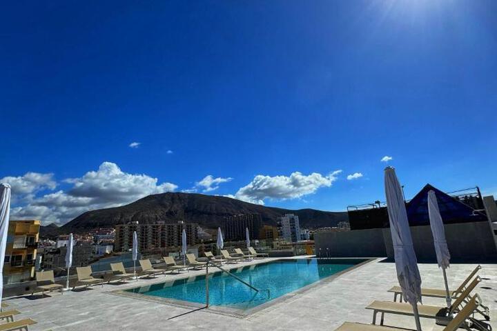 Hotel Pool