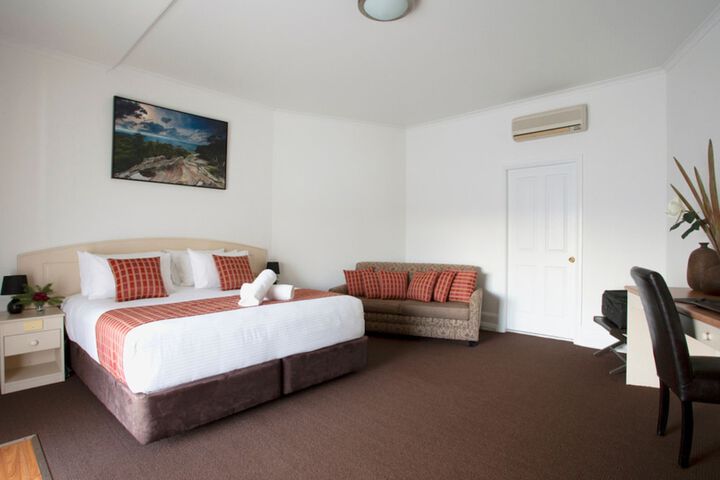 Room 16 of 48