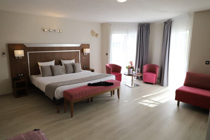 Room 33 of 97