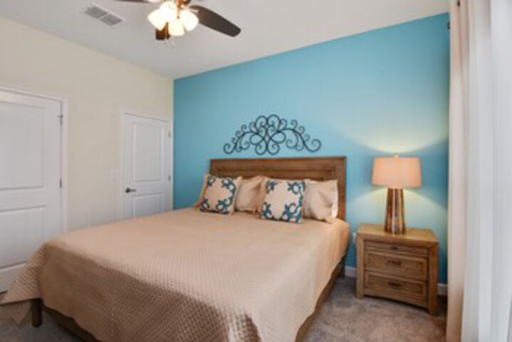 Room 13 of 32