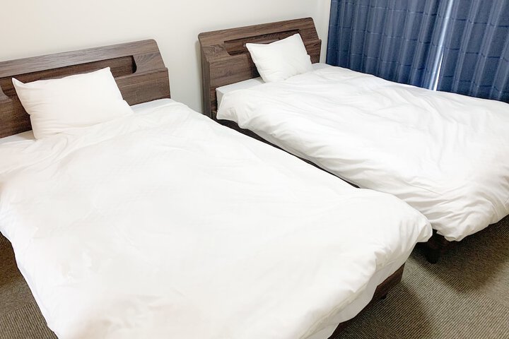 Room 2 of 17