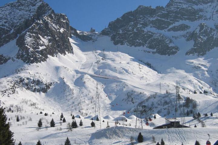 Snow and ski sports