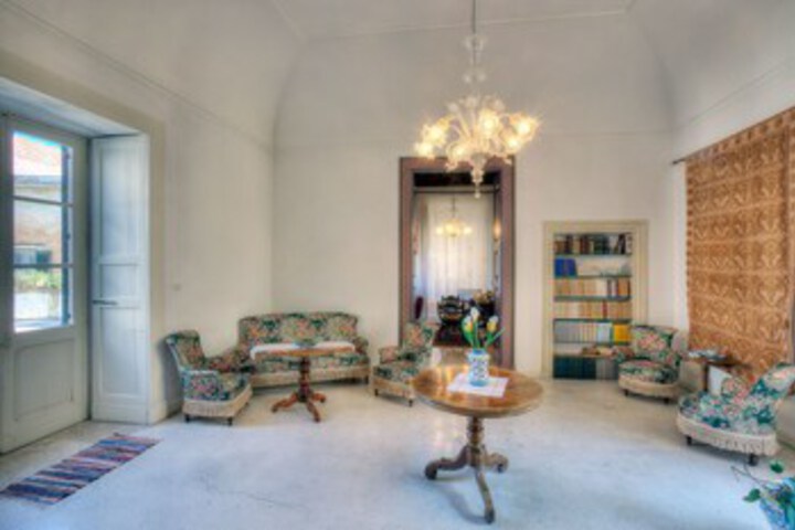 Room 19 of 28