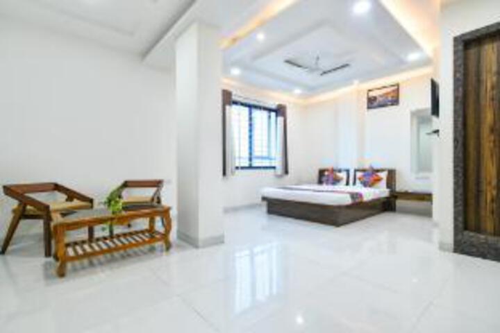 Room 2 of 20