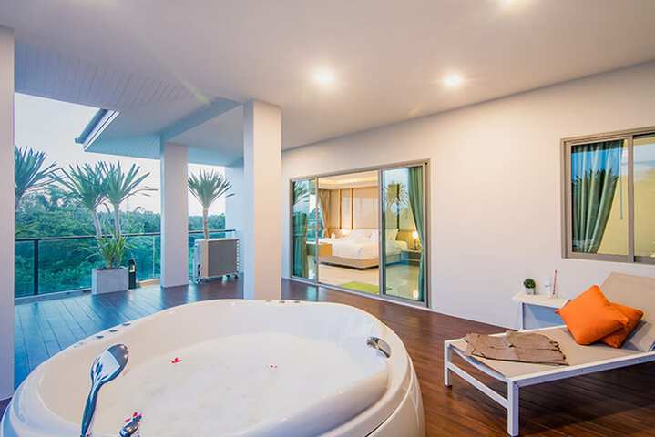 Hot Tub 40 of 69