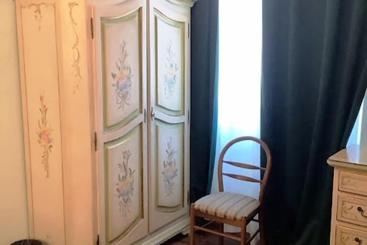 Room 34 of 63