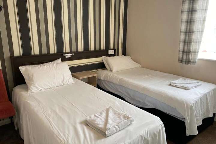 Room 15 of 27
