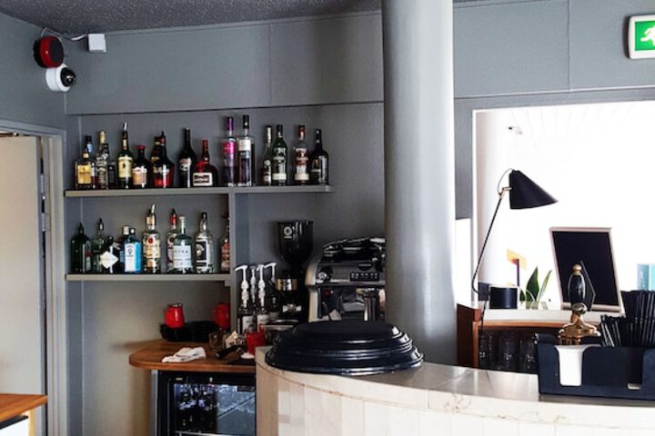 Lounge 42 of 57