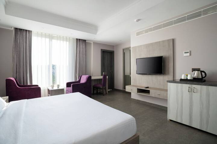 Room 9 of 48