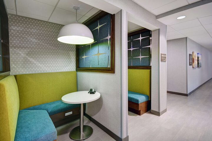 Business Center 39 of 44