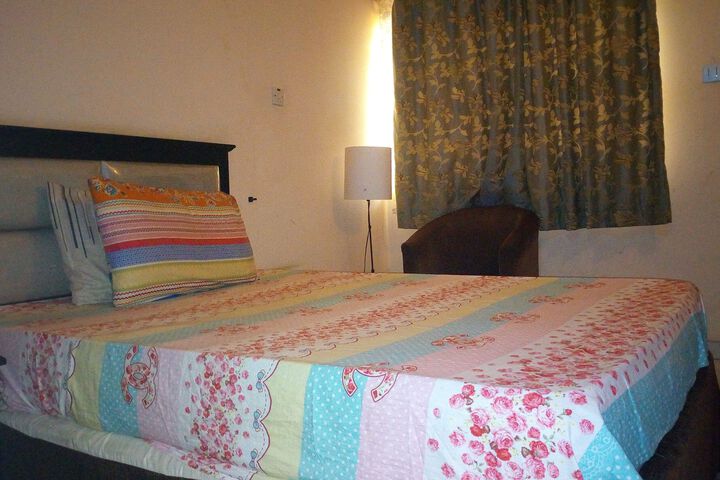 Room 25 of 27
