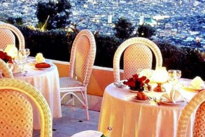 Dining 54 of 63
