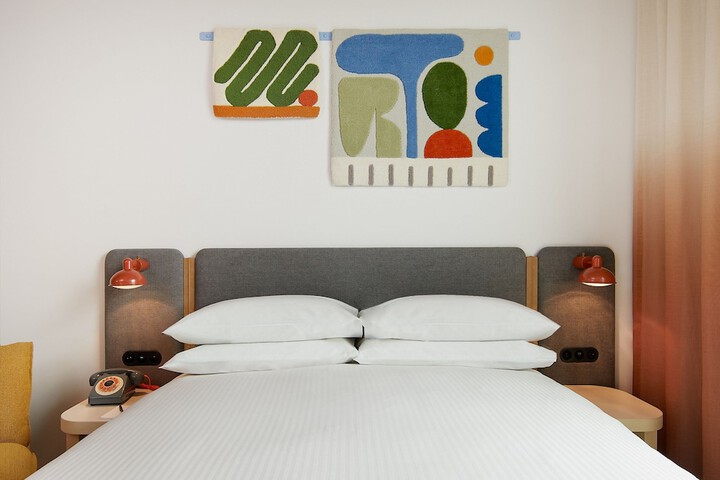 Room 14 of 78