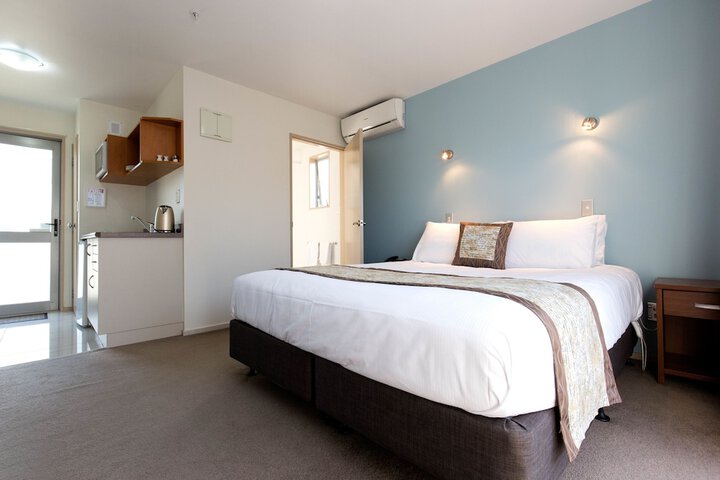 Room 5 of 33