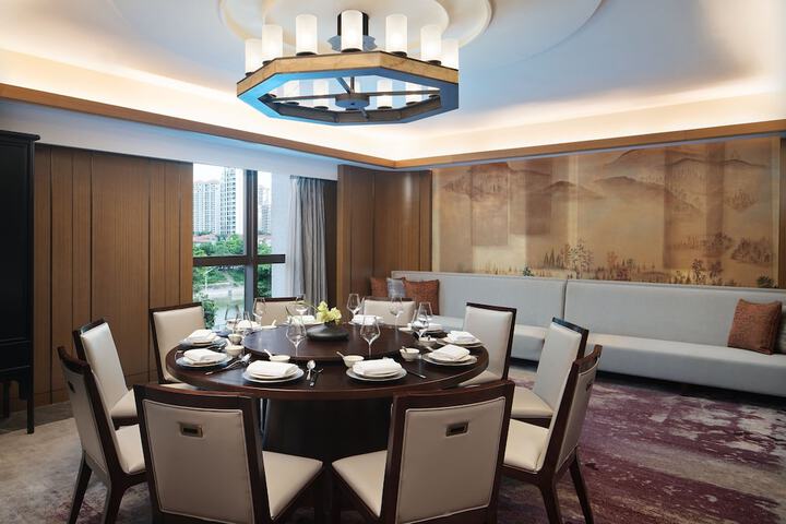 Dining 45 of 73